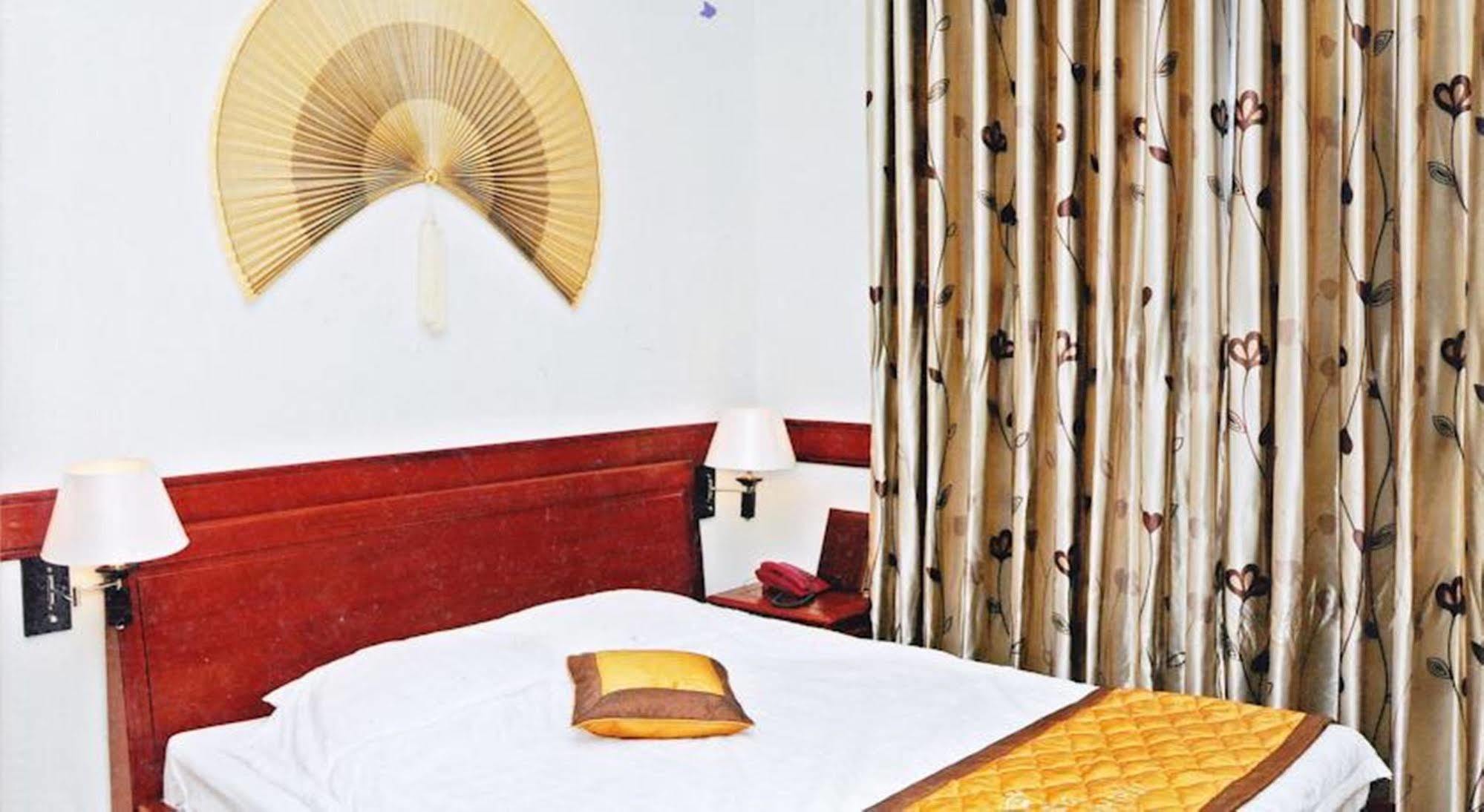 Hoang Thanh Thuy Airport Hotel 1 - Gan Am Thuc Dem Cho Hoang Hoa Tham Cidade de Ho Chi Minh Exterior foto