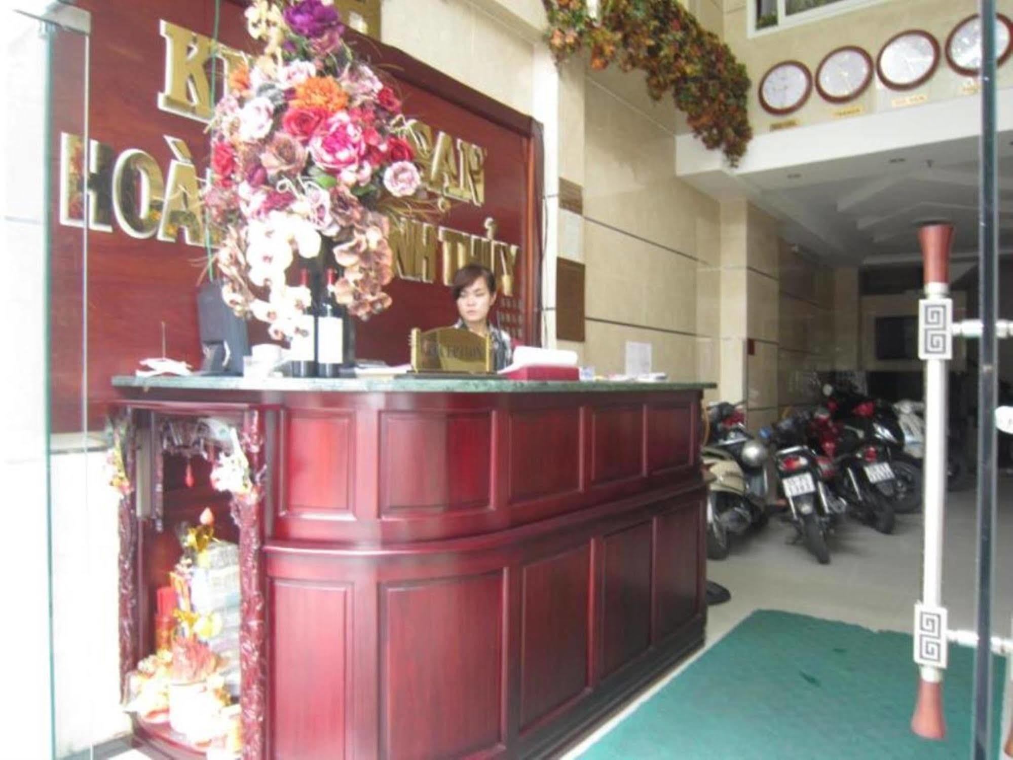 Hoang Thanh Thuy Airport Hotel 1 - Gan Am Thuc Dem Cho Hoang Hoa Tham Cidade de Ho Chi Minh Exterior foto