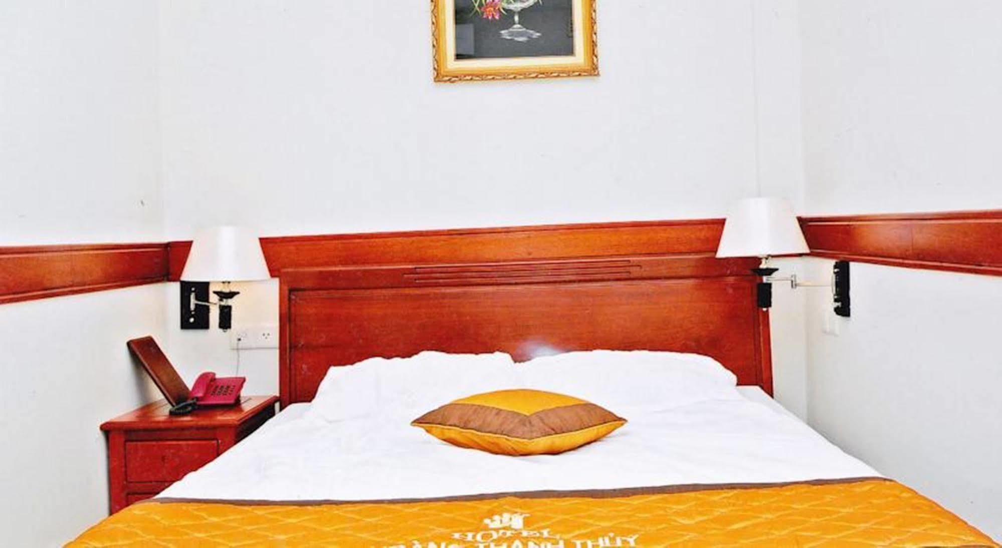 Hoang Thanh Thuy Airport Hotel 1 - Gan Am Thuc Dem Cho Hoang Hoa Tham Cidade de Ho Chi Minh Exterior foto