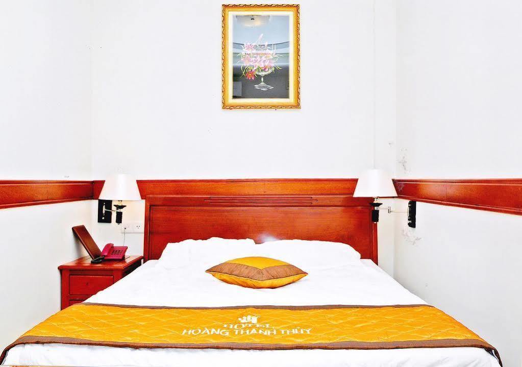 Hoang Thanh Thuy Airport Hotel 1 - Gan Am Thuc Dem Cho Hoang Hoa Tham Cidade de Ho Chi Minh Exterior foto